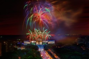 sunoco-welcome-america-fireworks-philadelphia-museum-of-art-600