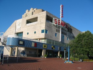 Dockside_Seaport_museum_penns_landing