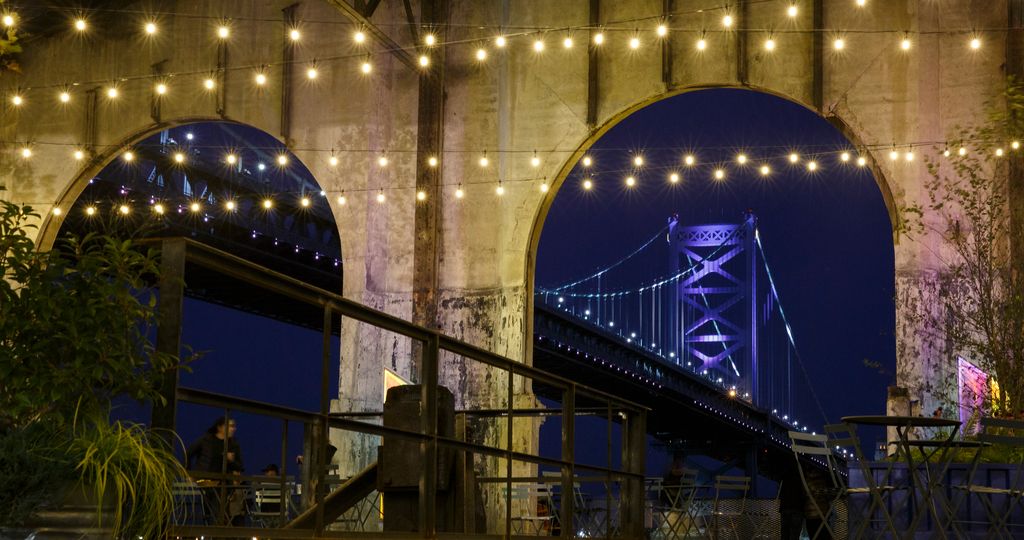 Photo of the Benjamin Franklin Bridge at the Cherry Street Pier